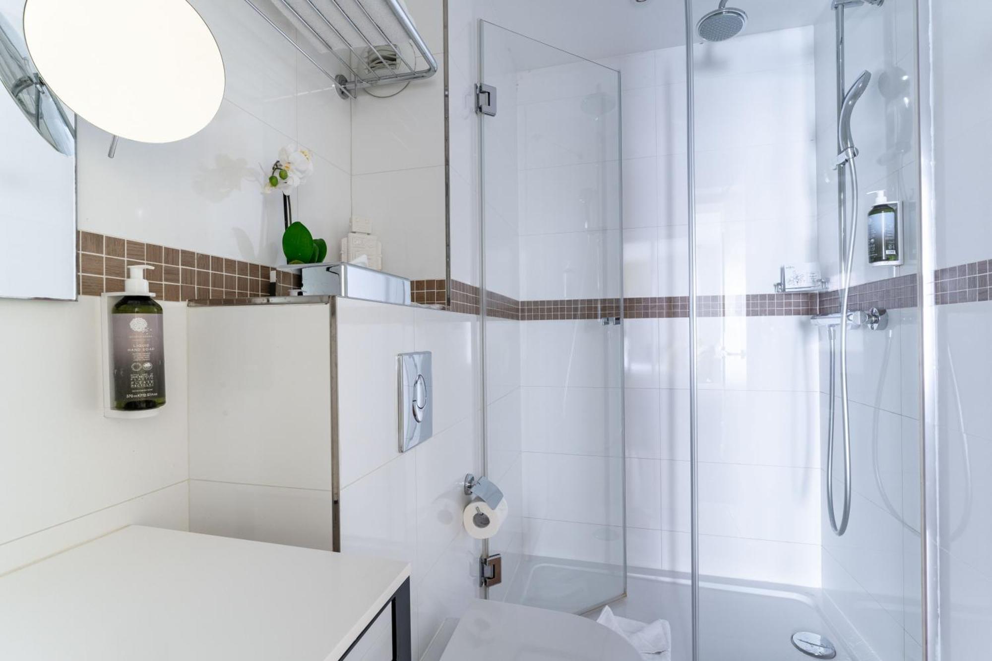 Family Room - 2 Bedrooms,1526118223:JPEG